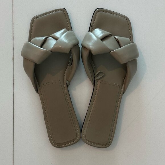 Zara Gray Woven Flat Leather Sandals - Picture 4 of 5